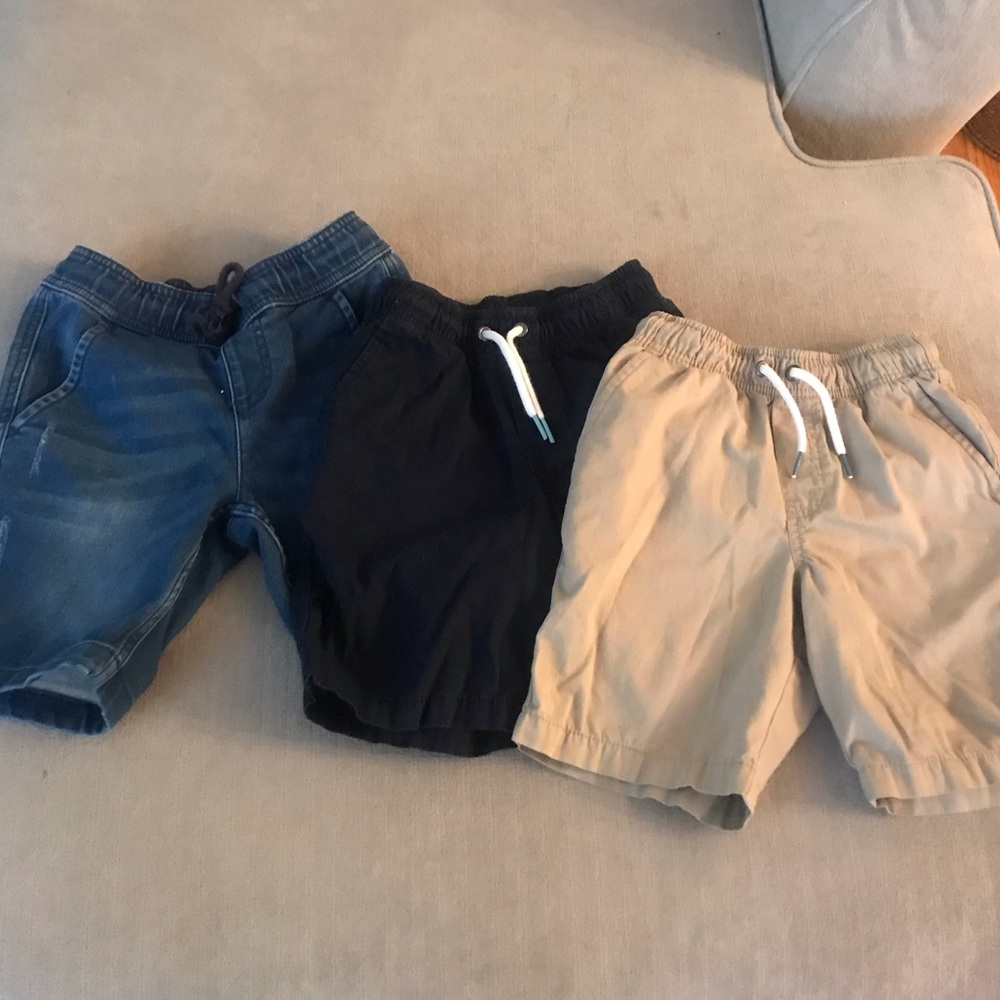 Bundle of boys shorts size 6/7